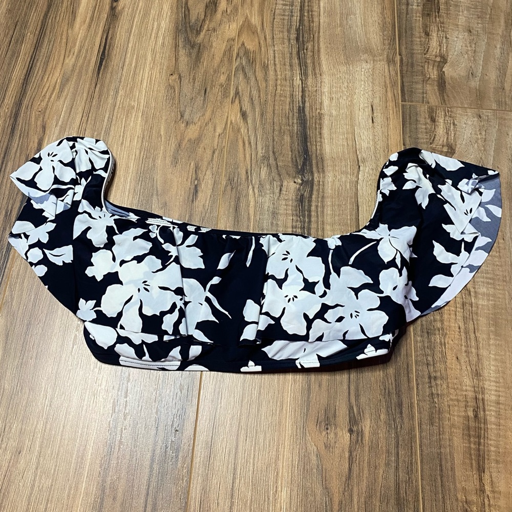 super cute bathing suit🖤